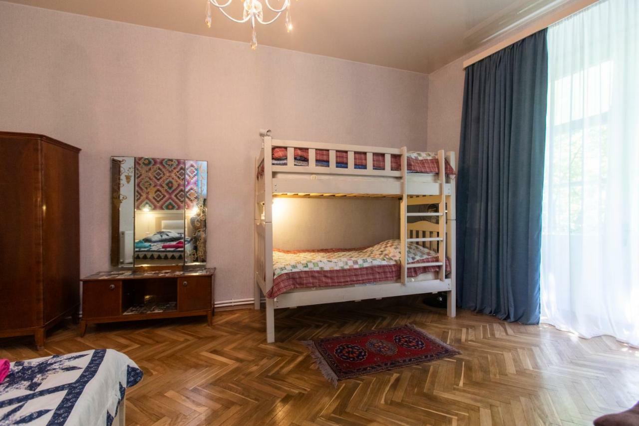 Private Apartment In The Center Of Old Tbilisi Exterior photo
